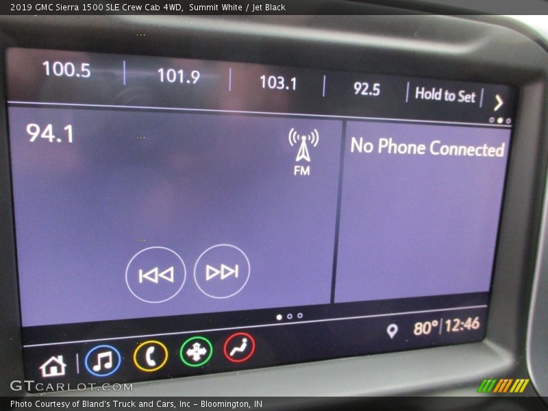 Summit White / Jet Black 2019 GMC Sierra 1500 SLE Crew Cab 4WD