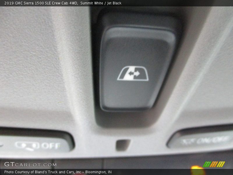 Summit White / Jet Black 2019 GMC Sierra 1500 SLE Crew Cab 4WD