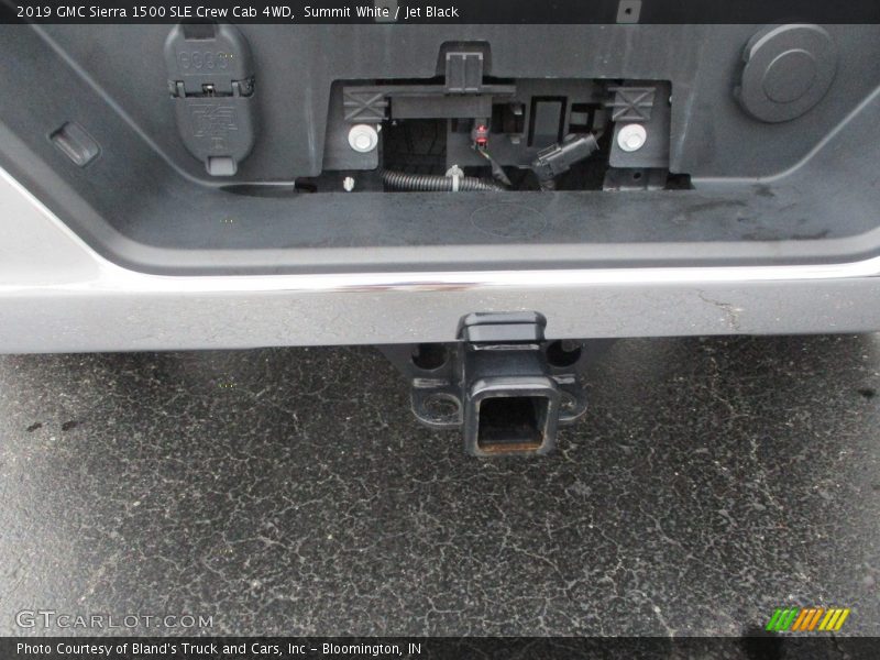 Summit White / Jet Black 2019 GMC Sierra 1500 SLE Crew Cab 4WD