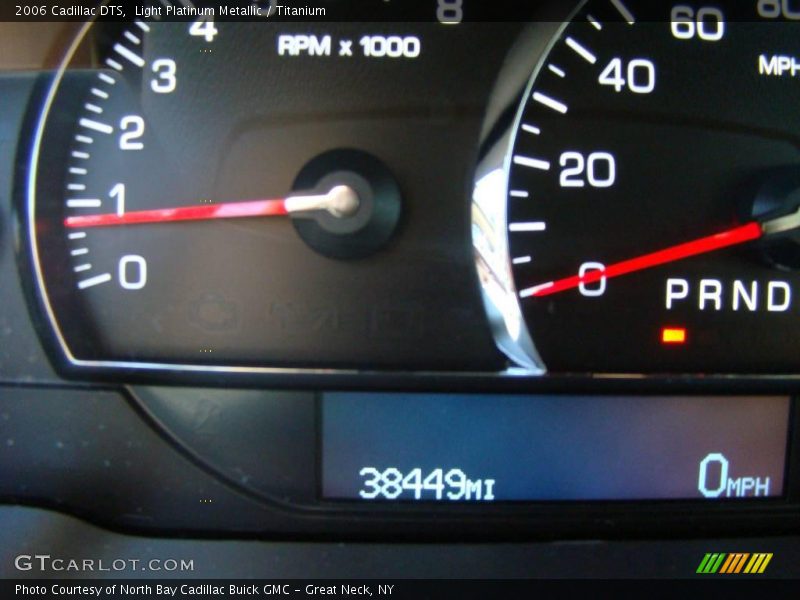 Light Platinum Metallic / Titanium 2006 Cadillac DTS