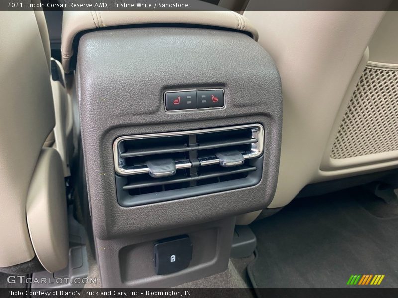 Pristine White / Sandstone 2021 Lincoln Corsair Reserve AWD