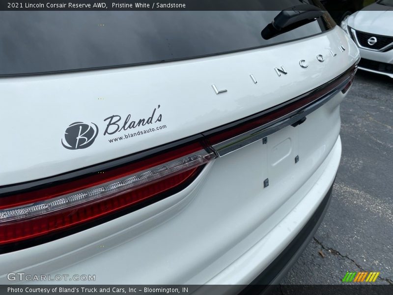 Pristine White / Sandstone 2021 Lincoln Corsair Reserve AWD