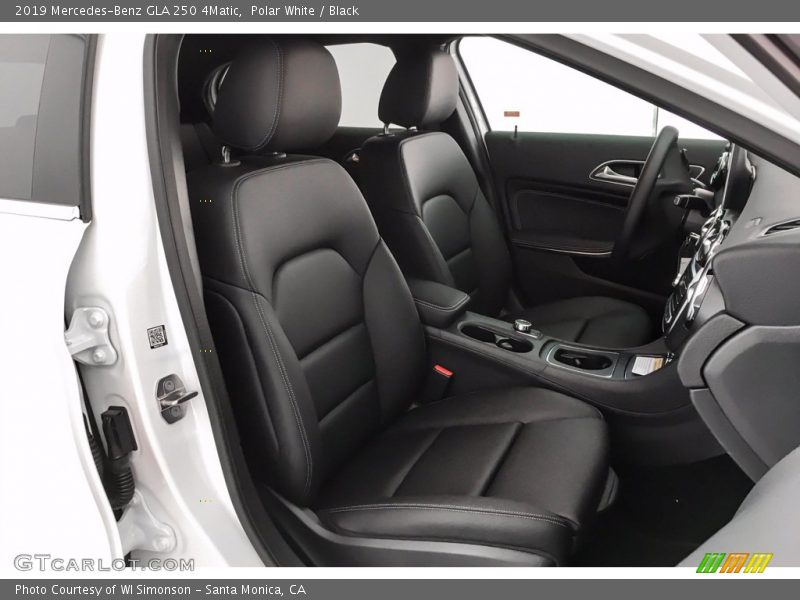 Polar White / Black 2019 Mercedes-Benz GLA 250 4Matic