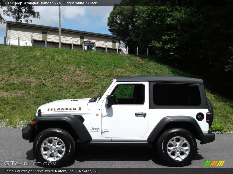 Bright White / Black 2021 Jeep Wrangler Islander 4x4