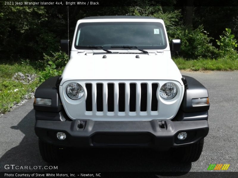 Bright White / Black 2021 Jeep Wrangler Islander 4x4