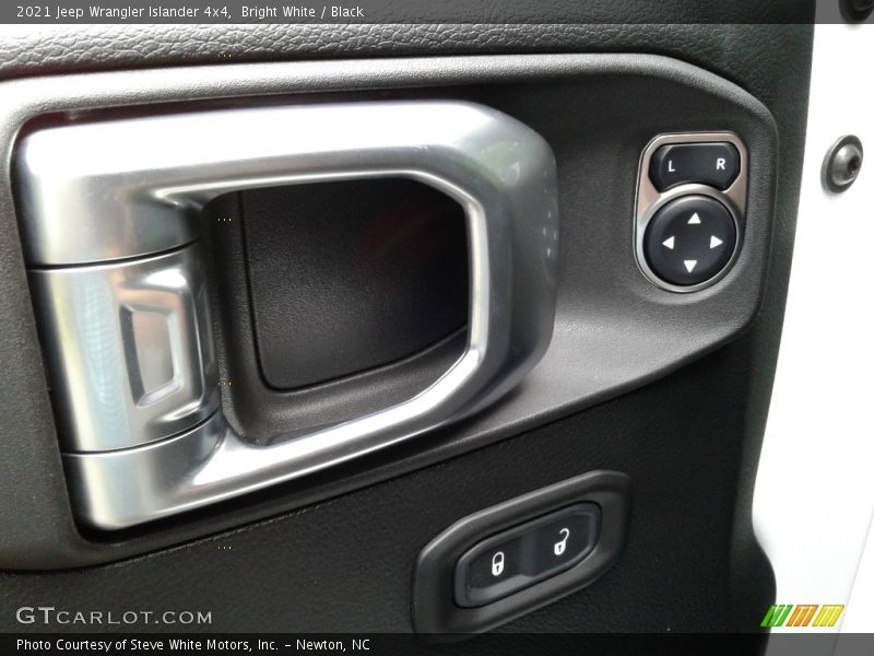 Bright White / Black 2021 Jeep Wrangler Islander 4x4