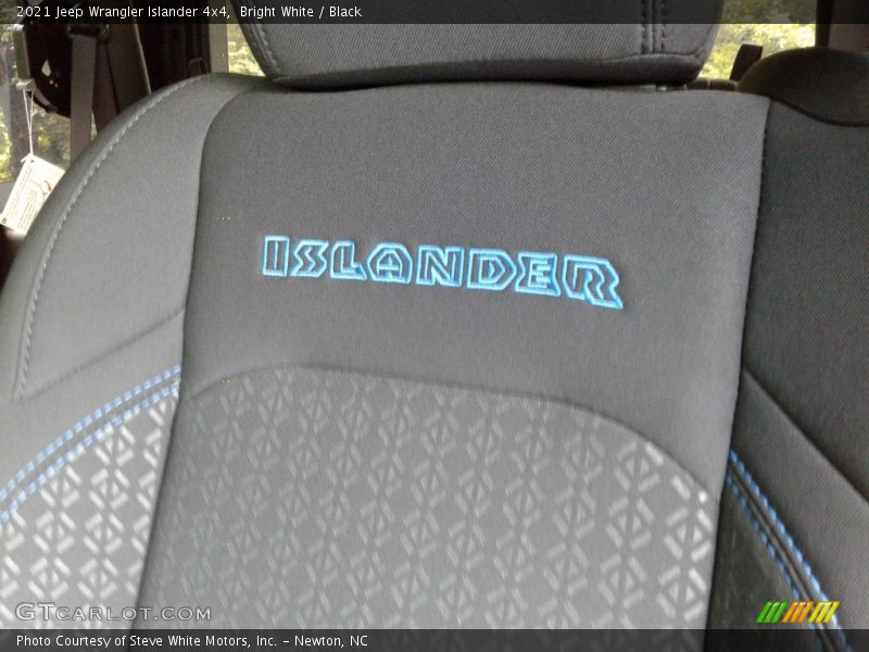Bright White / Black 2021 Jeep Wrangler Islander 4x4