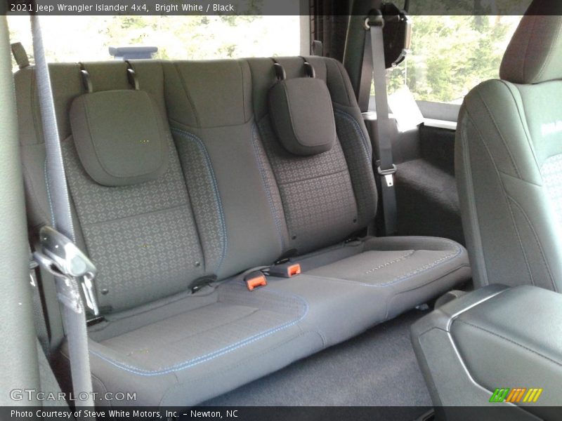 Bright White / Black 2021 Jeep Wrangler Islander 4x4