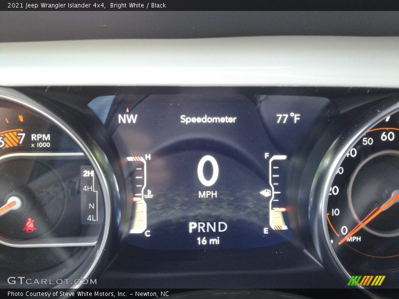 Bright White / Black 2021 Jeep Wrangler Islander 4x4