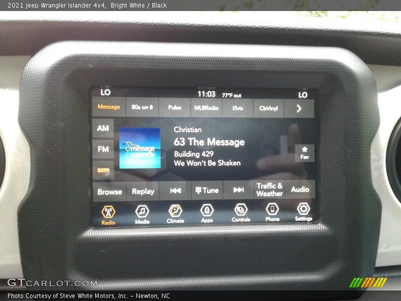 Bright White / Black 2021 Jeep Wrangler Islander 4x4