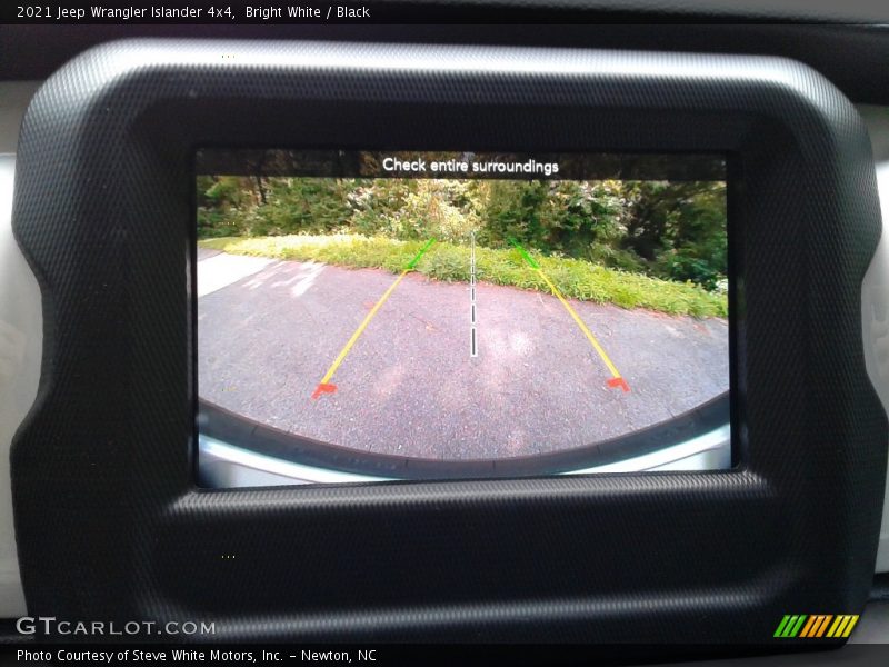 Bright White / Black 2021 Jeep Wrangler Islander 4x4