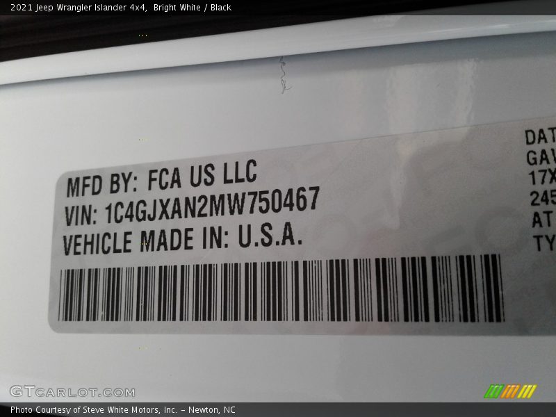 Bright White / Black 2021 Jeep Wrangler Islander 4x4