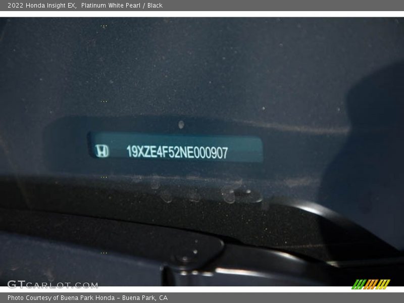 Platinum White Pearl / Black 2022 Honda Insight EX