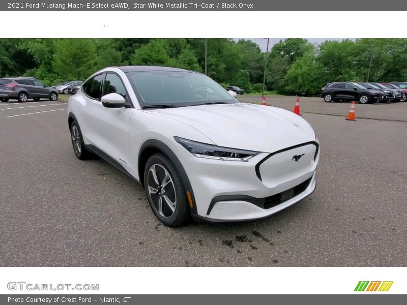 Front 3/4 View of 2021 Mustang Mach-E Select eAWD