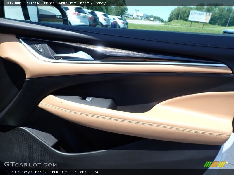 White Frost Tricoat / Brandy 2017 Buick LaCrosse Essence