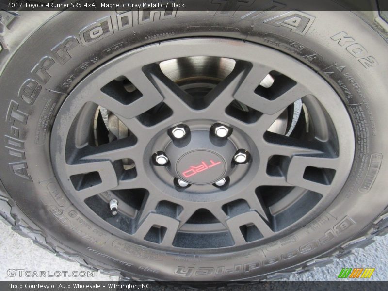Magnetic Gray Metallic / Black 2017 Toyota 4Runner SR5 4x4