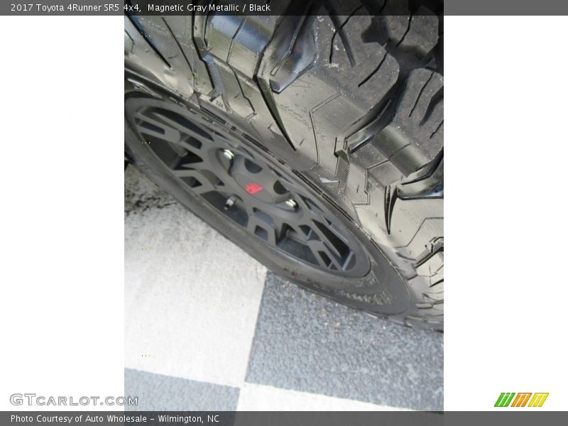 Magnetic Gray Metallic / Black 2017 Toyota 4Runner SR5 4x4