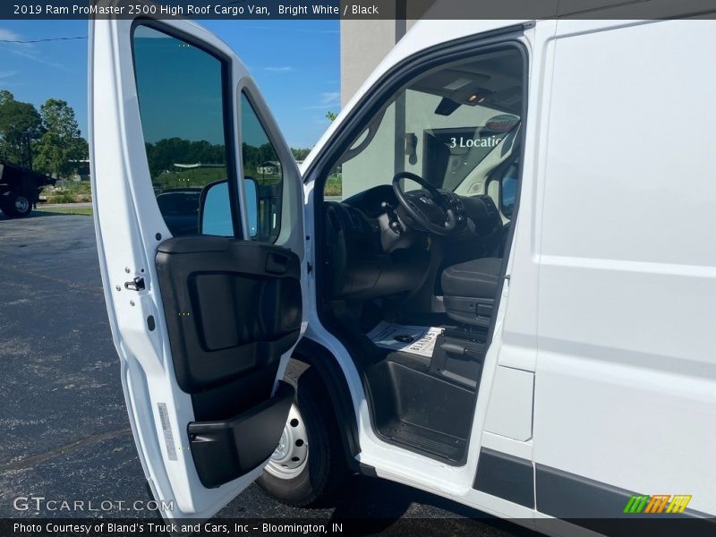 Bright White / Black 2019 Ram ProMaster 2500 High Roof Cargo Van