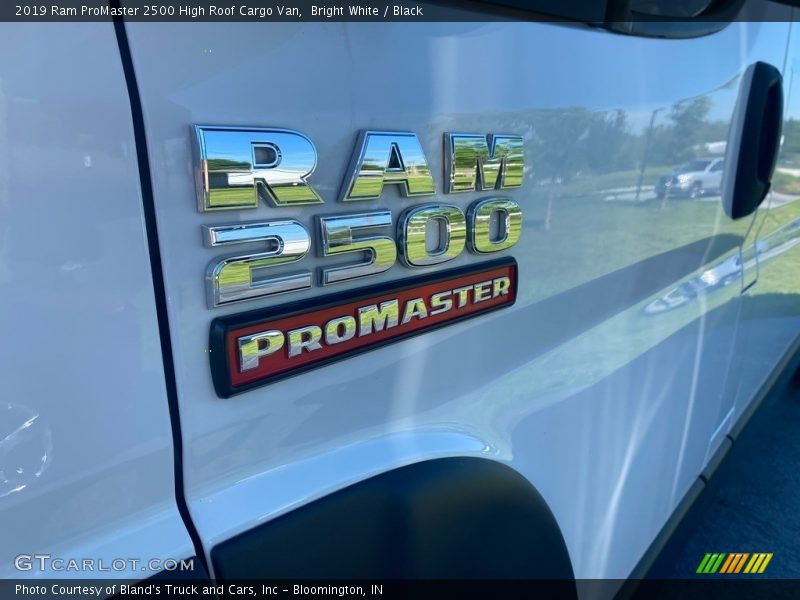 Bright White / Black 2019 Ram ProMaster 2500 High Roof Cargo Van