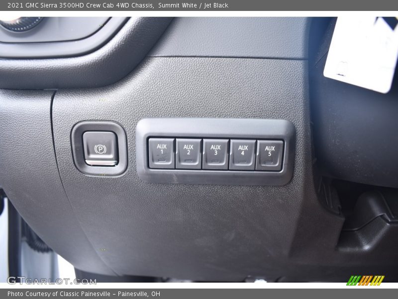 Summit White / Jet Black 2021 GMC Sierra 3500HD Crew Cab 4WD Chassis