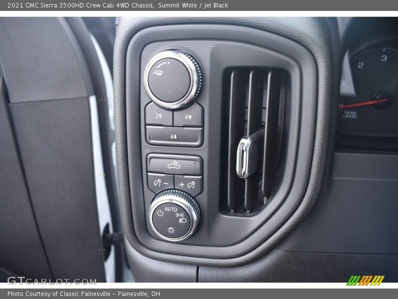 Summit White / Jet Black 2021 GMC Sierra 3500HD Crew Cab 4WD Chassis