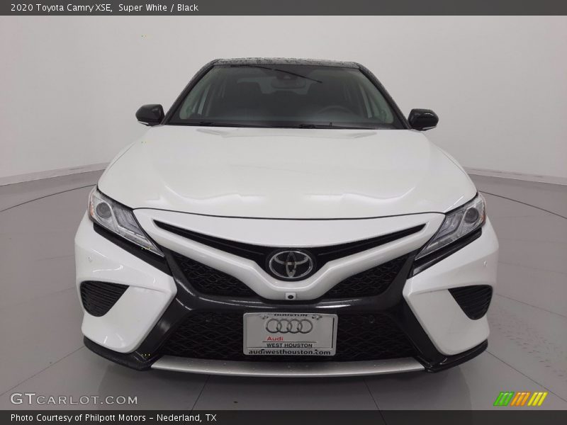 Super White / Black 2020 Toyota Camry XSE