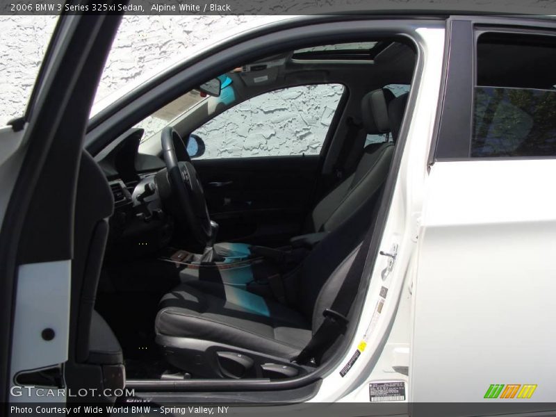 Alpine White / Black 2006 BMW 3 Series 325xi Sedan