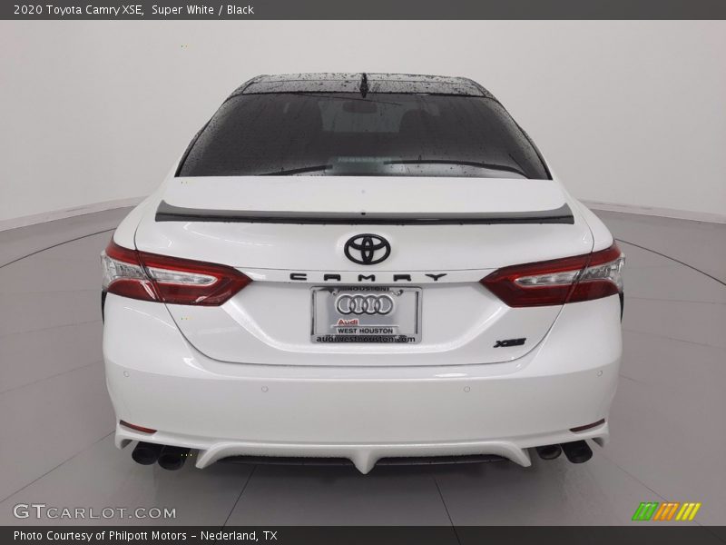 Super White / Black 2020 Toyota Camry XSE