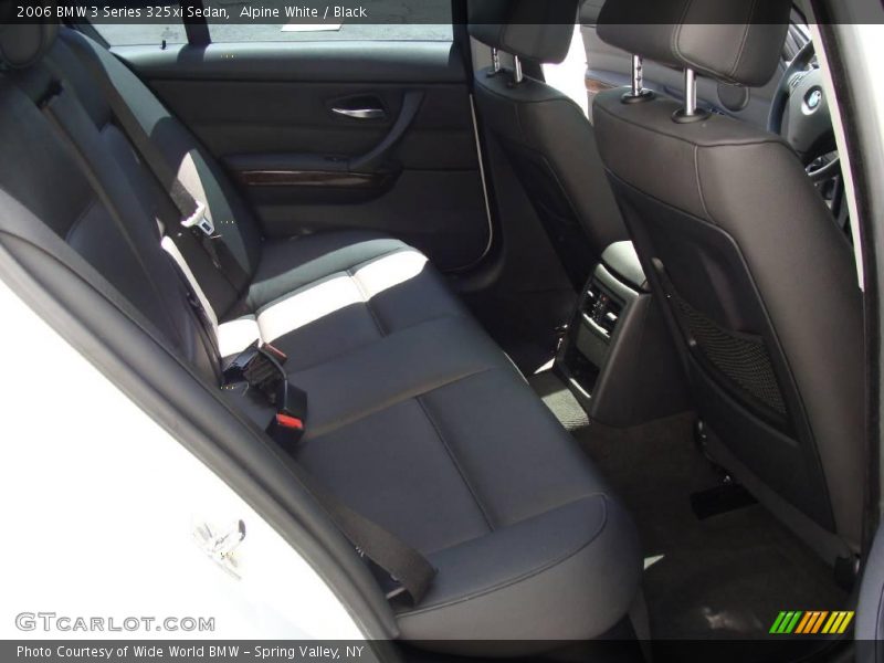 Alpine White / Black 2006 BMW 3 Series 325xi Sedan