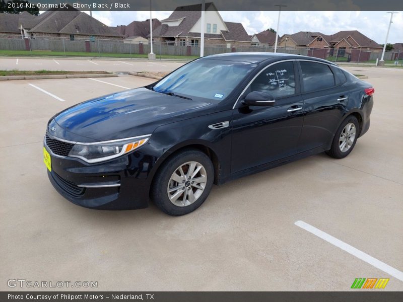 Front 3/4 View of 2016 Optima LX