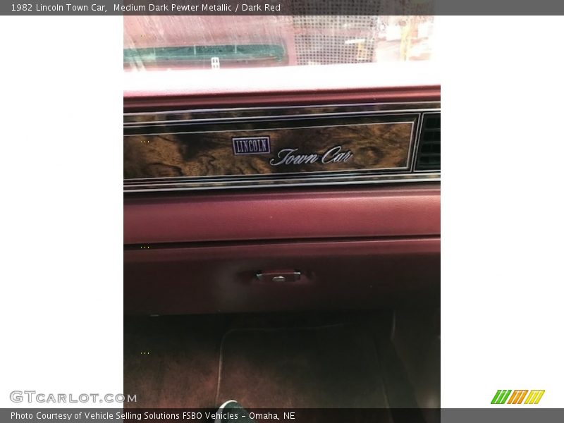  1982 Town Car  Logo