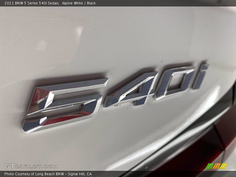 Alpine White / Black 2021 BMW 5 Series 540i Sedan