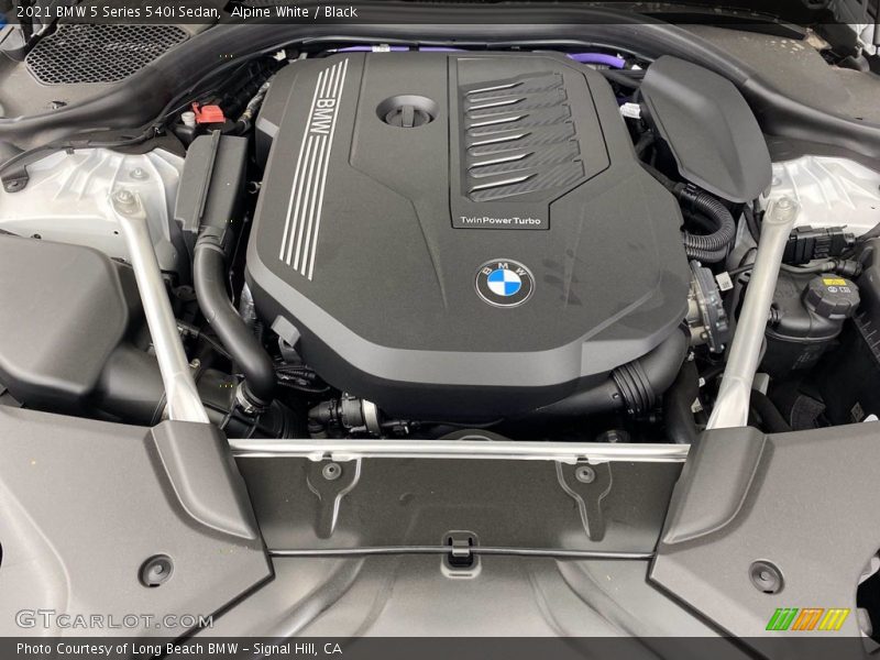 Alpine White / Black 2021 BMW 5 Series 540i Sedan