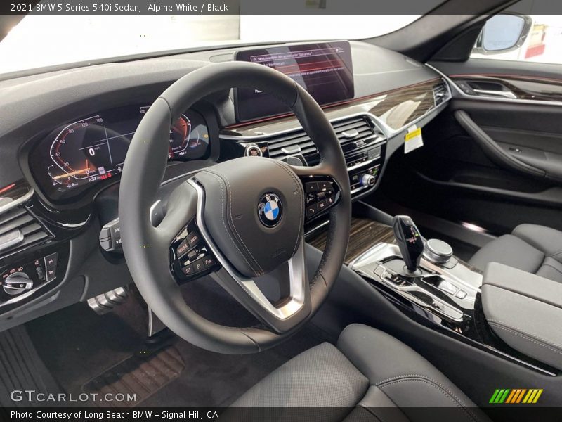 Alpine White / Black 2021 BMW 5 Series 540i Sedan