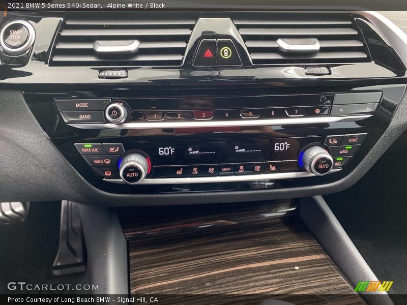 Alpine White / Black 2021 BMW 5 Series 540i Sedan