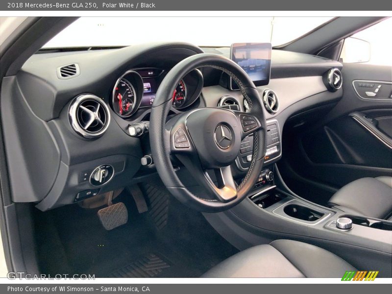 Polar White / Black 2018 Mercedes-Benz GLA 250