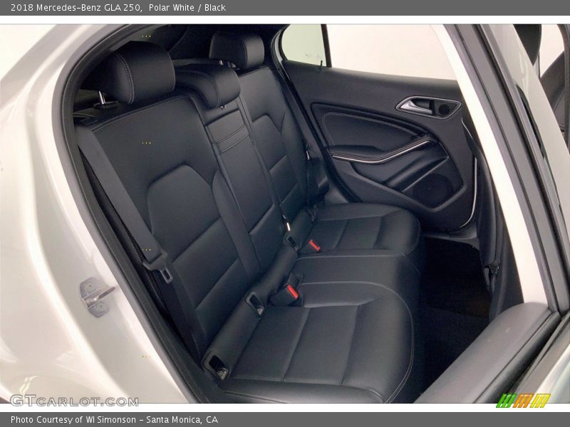 Polar White / Black 2018 Mercedes-Benz GLA 250