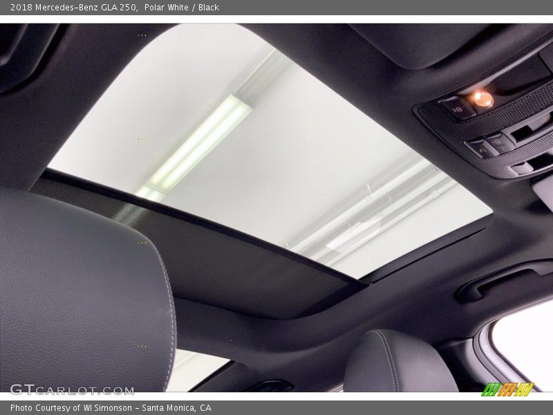 Polar White / Black 2018 Mercedes-Benz GLA 250