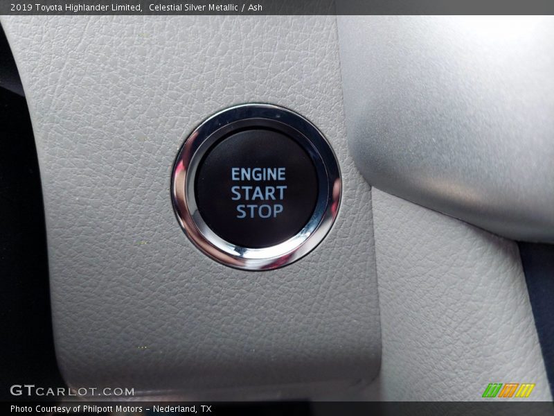 Celestial Silver Metallic / Ash 2019 Toyota Highlander Limited