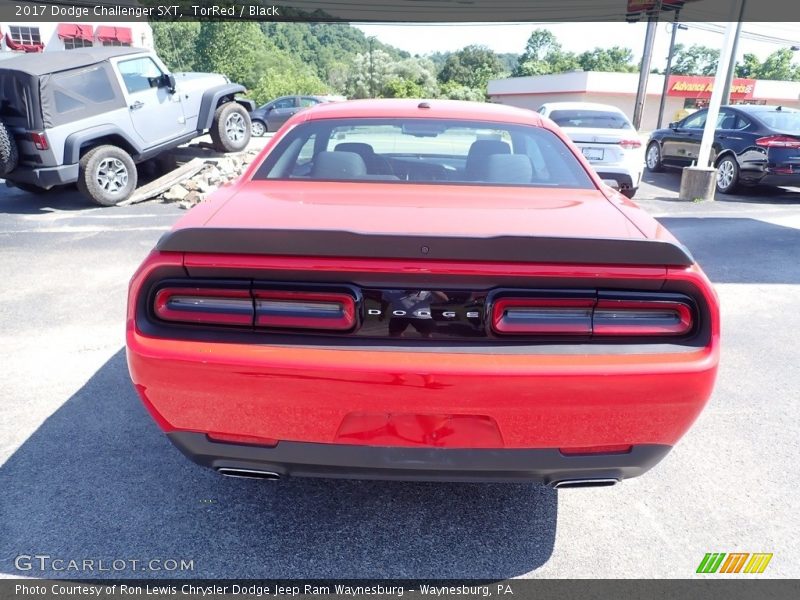 TorRed / Black 2017 Dodge Challenger SXT