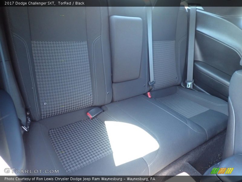 TorRed / Black 2017 Dodge Challenger SXT