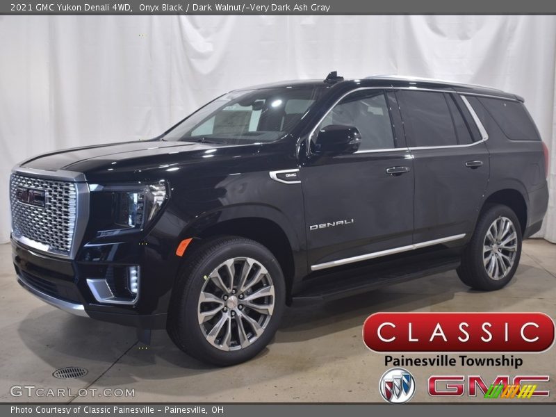 Onyx Black / Dark Walnut/­Very Dark Ash Gray 2021 GMC Yukon Denali 4WD