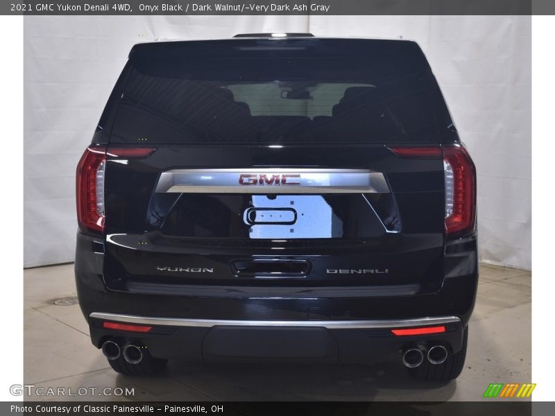 Onyx Black / Dark Walnut/­Very Dark Ash Gray 2021 GMC Yukon Denali 4WD