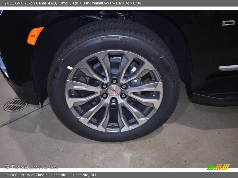 Onyx Black / Dark Walnut/­Very Dark Ash Gray 2021 GMC Yukon Denali 4WD