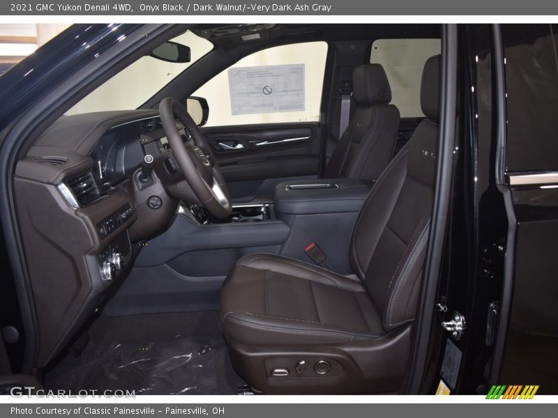 Onyx Black / Dark Walnut/­Very Dark Ash Gray 2021 GMC Yukon Denali 4WD