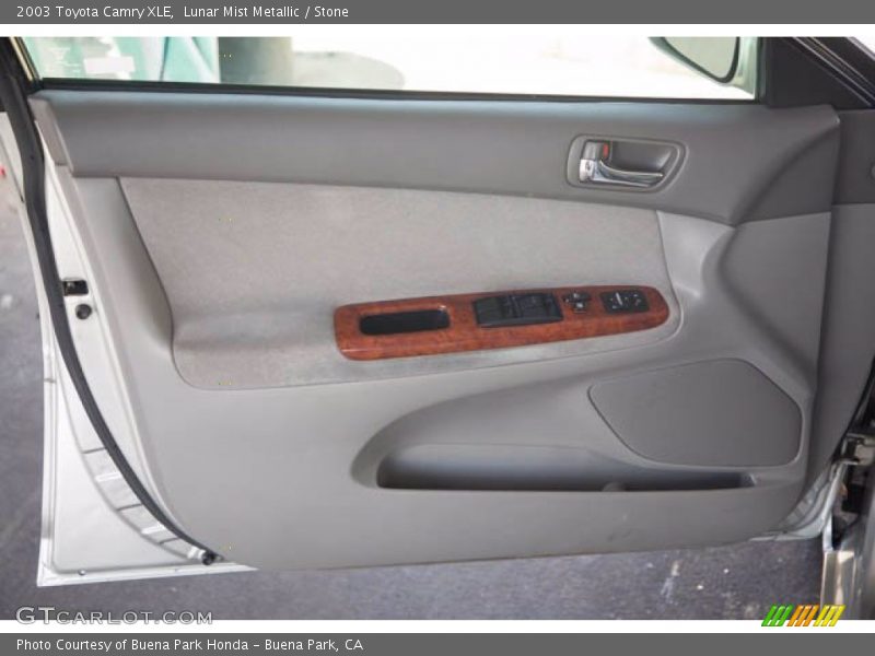 Lunar Mist Metallic / Stone 2003 Toyota Camry XLE