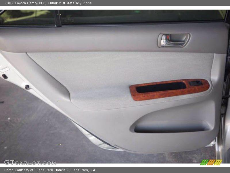 Lunar Mist Metallic / Stone 2003 Toyota Camry XLE