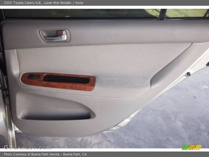 Lunar Mist Metallic / Stone 2003 Toyota Camry XLE