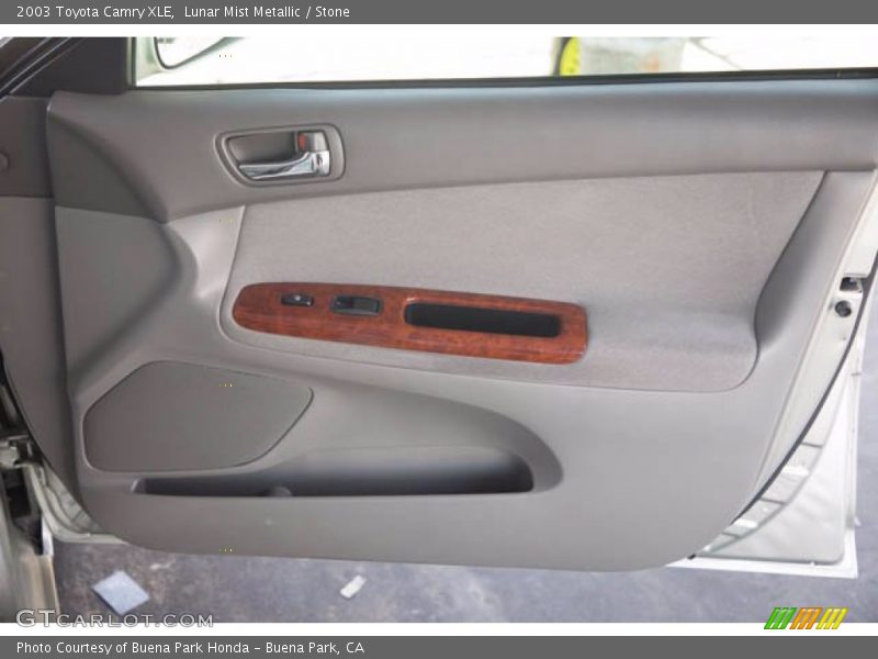 Lunar Mist Metallic / Stone 2003 Toyota Camry XLE