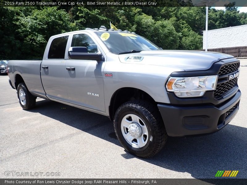 Front 3/4 View of 2019 2500 Tradesman Crew Cab 4x4